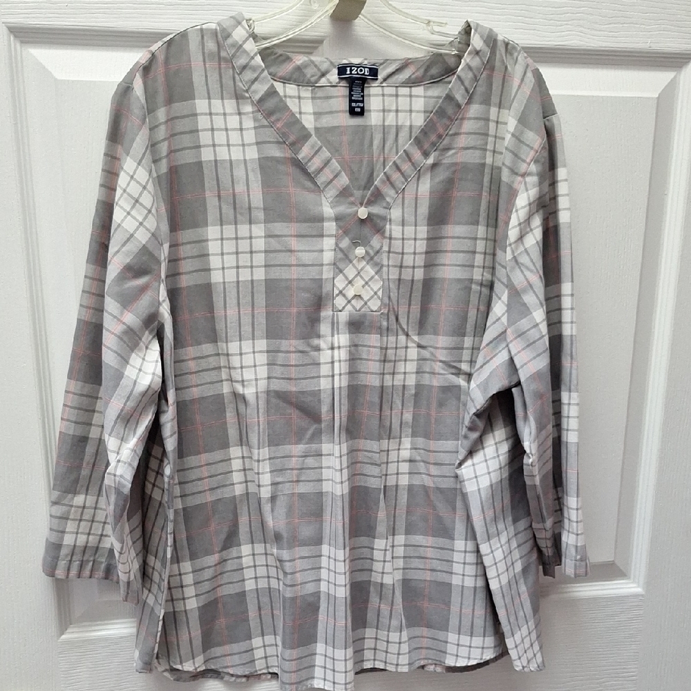 e IZOD Pink and Gray Checkered Top Size XXL. EUC